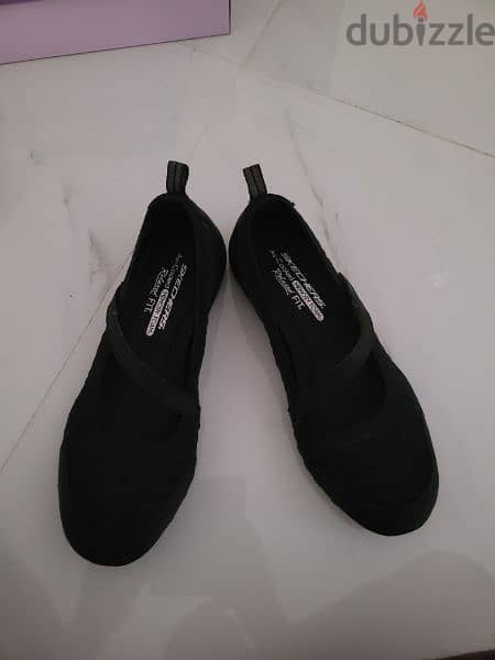 BRAND New Sketcher Girls Shoes Black 2