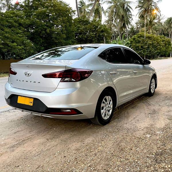 Hyundai Elantra 2019 1