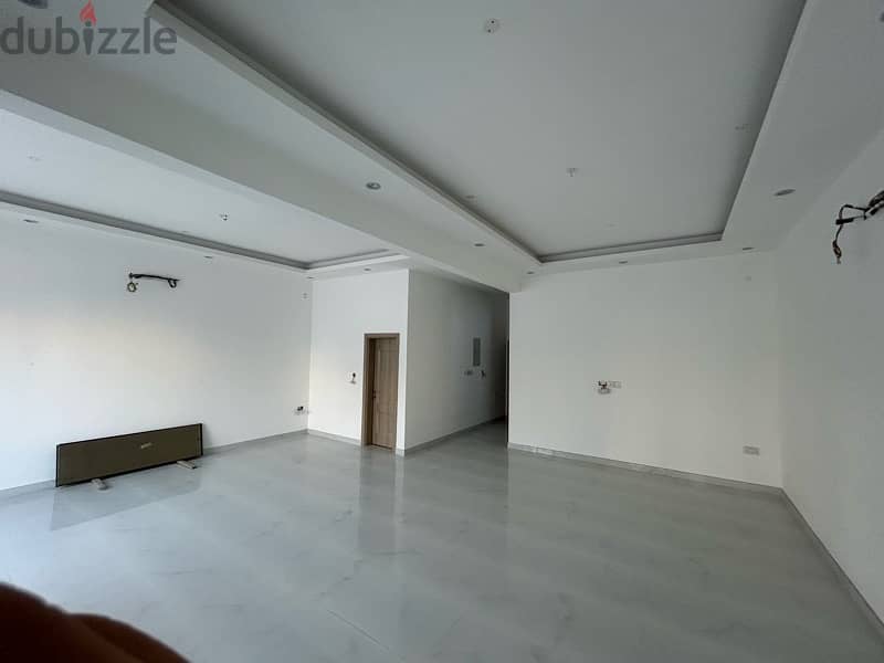 Villa for rent in Azaiba beach فلل للبيع في شاطئ العذيبة 3