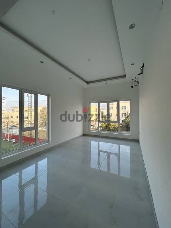 Villa for rent in Azaiba beach فلل للبيع في شاطئ العذيبة 4