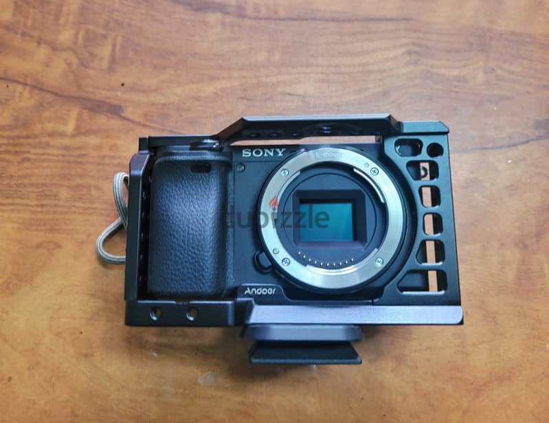 Sony a6400 - like new, very less use 2