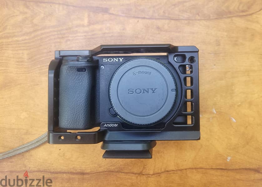 Sony a6400 - like new, very less use 5