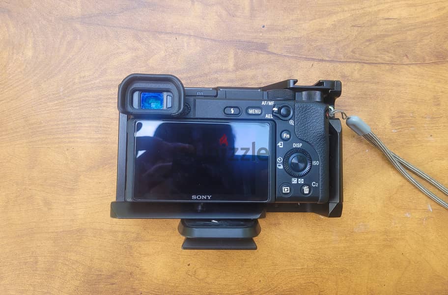 Sony a6400 - like new, very less use 7