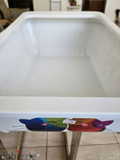 cat litter box