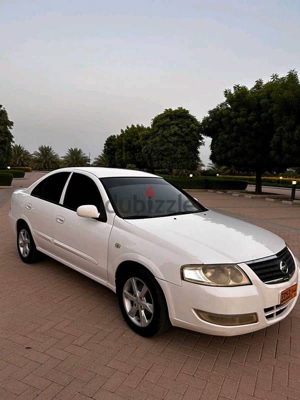 Nissan Sunny 2012 4