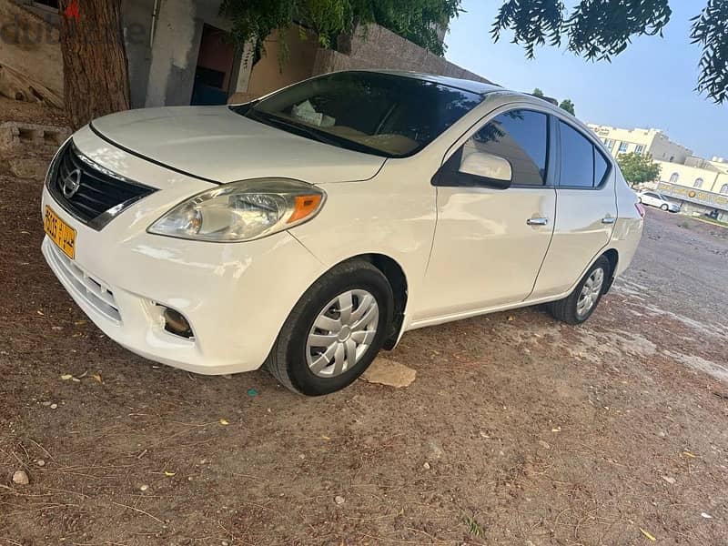 Nissan Sunny 2012 1