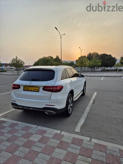 Mercedes-Benz GLC 300 2017 نظيفة واقتصادية