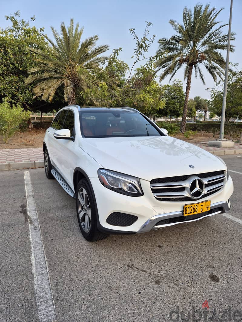 Mercedes-Benz GLC 300 2017 نظيفة واقتصادية 1