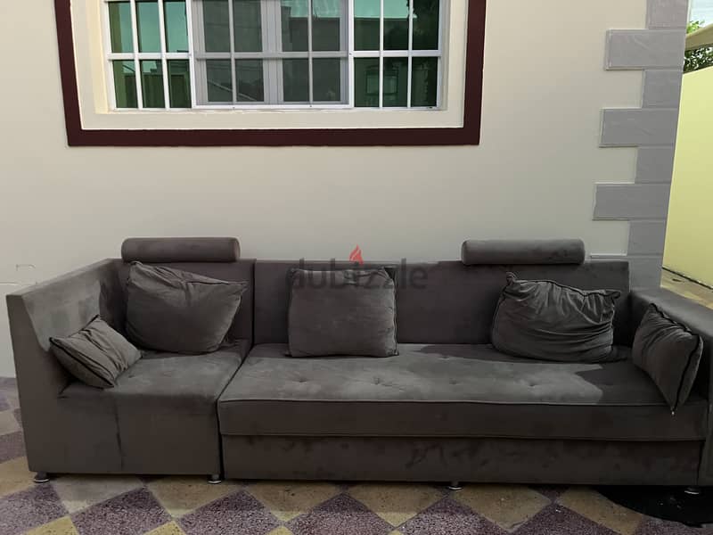 4 seater sofa 0