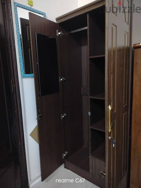 Used Bed Cabinet table mirror 4