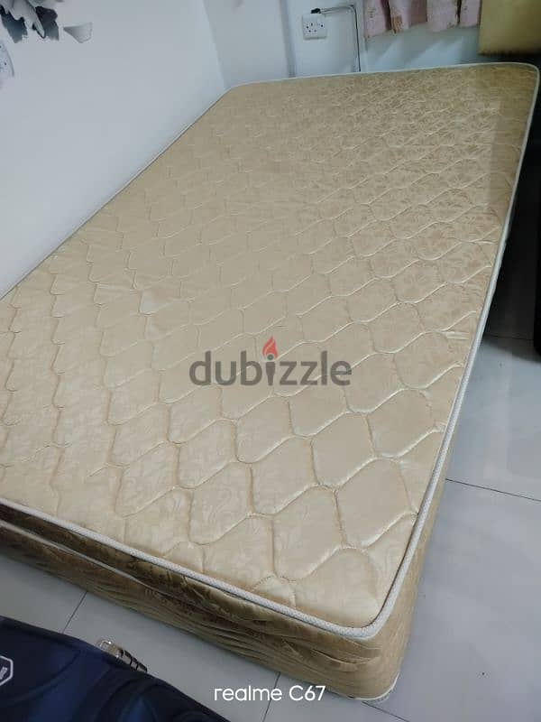 Used Bed  table mirror carpet 2