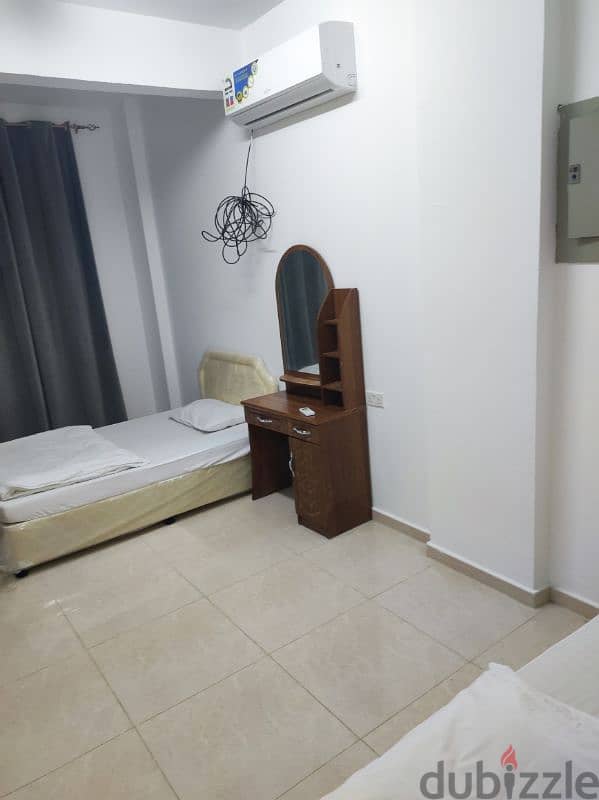 Room and bed space avialable for rent 0