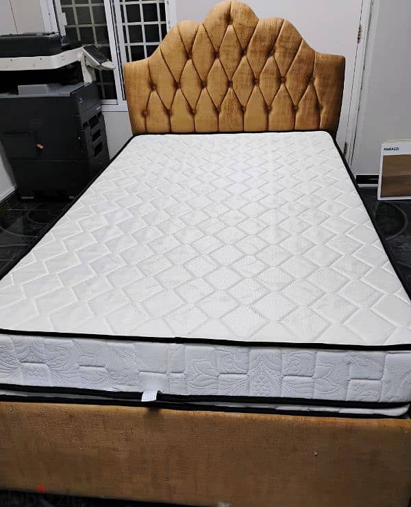 1 month used queen size mattress and good quality bed 0