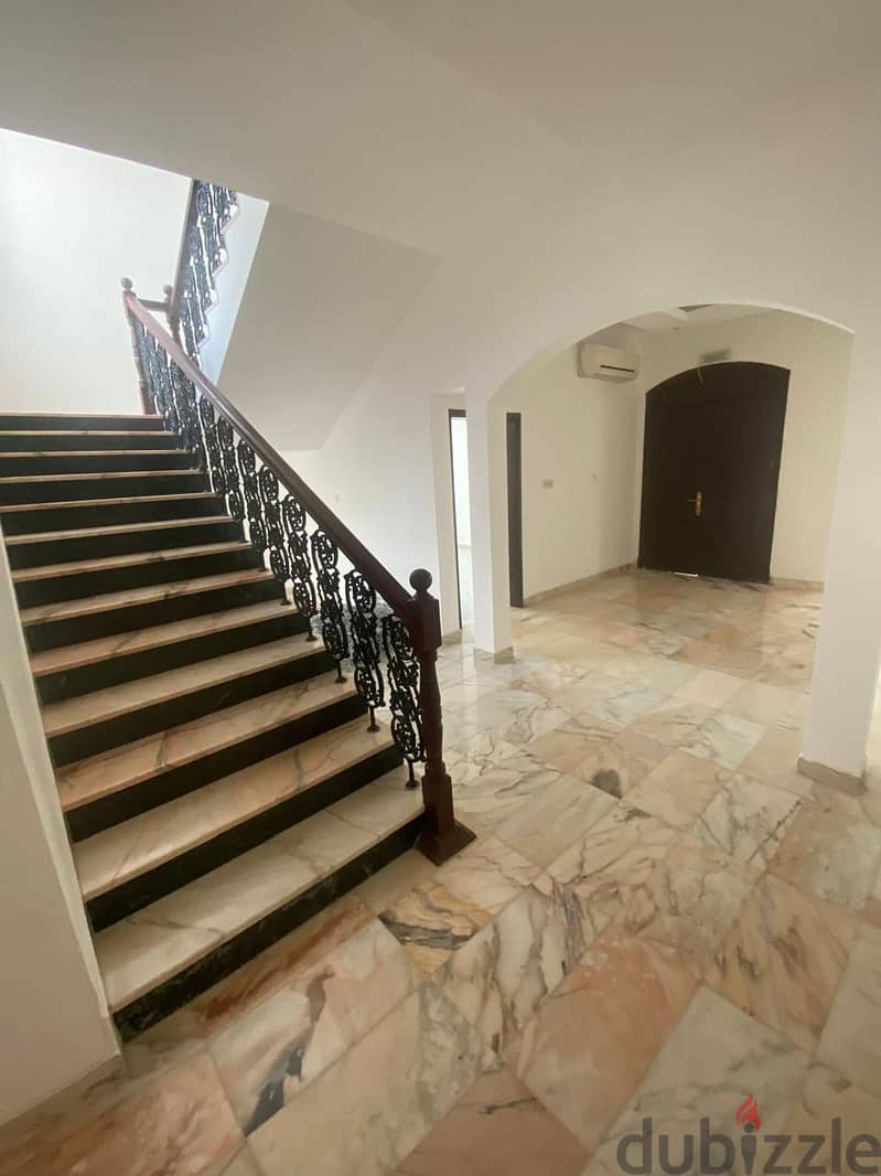 For Rent 5 Bhk Villa in Al Azaiba 11