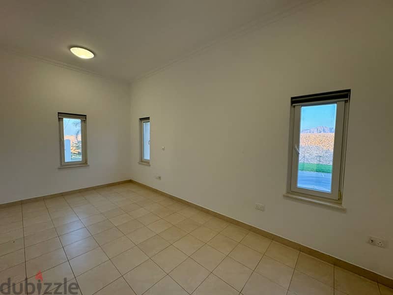 4 + 1 BR Luxurious Villa in Muscat Hills with Private Pool with Views 12