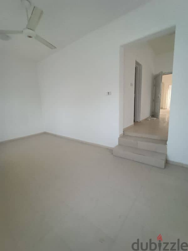 Ghubrah North Villa 7 BR For Rent  بالغبره الشماليه فيلا 7 غرف للايجار 8