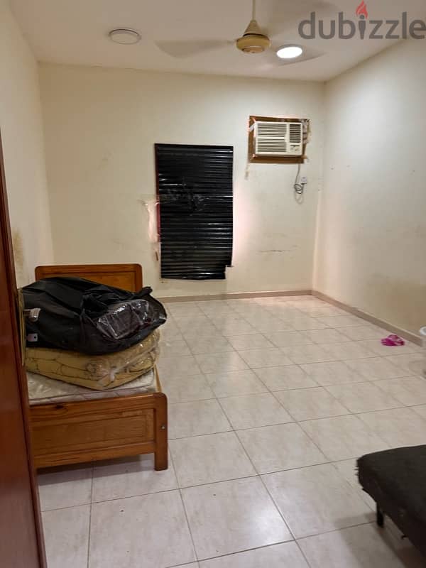 room for rent at Alkhuwair near sagerpoloclinic for Indians only 4