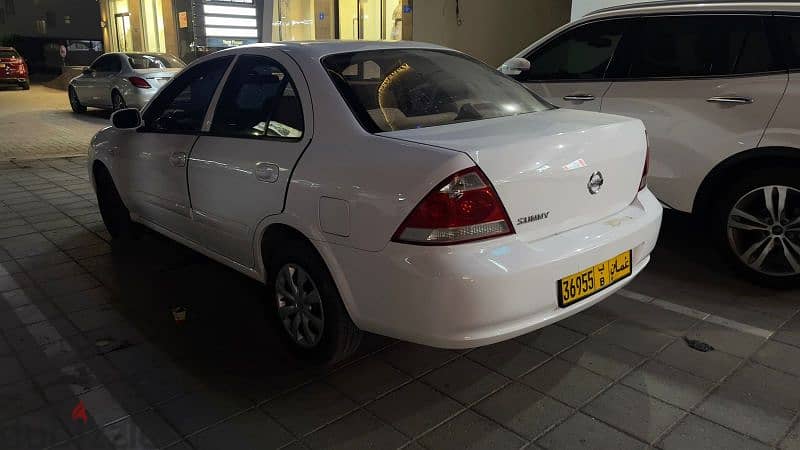 Nissan Sunny 2012 1