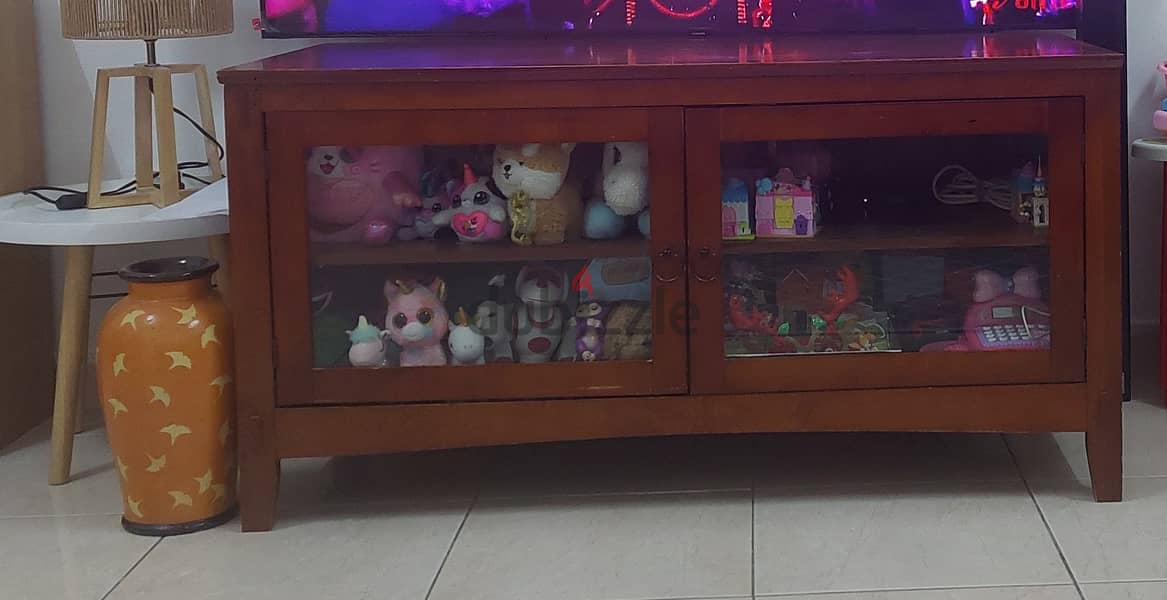 TV table in good condition 0