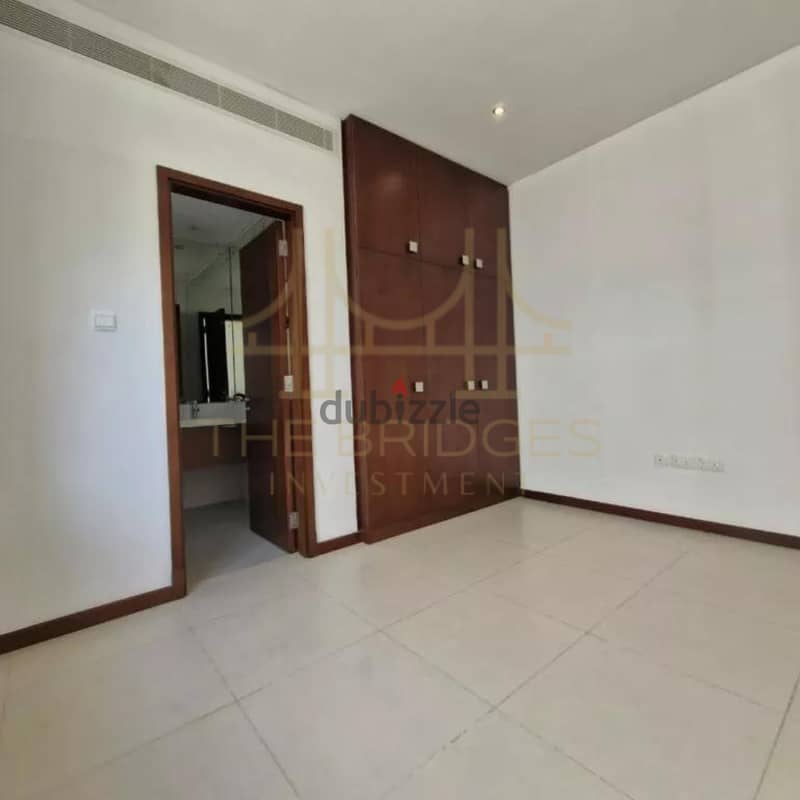 4 BR + 1 Maid’s Room Villa in Madinat Ilam 8