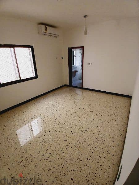 Qoroum 5 bedrooms villa for rent 11