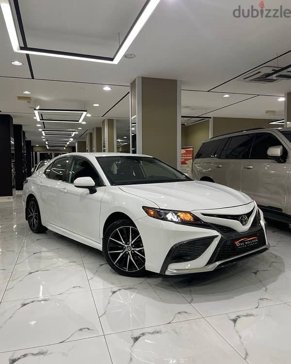 Toyota Camry 2021 3