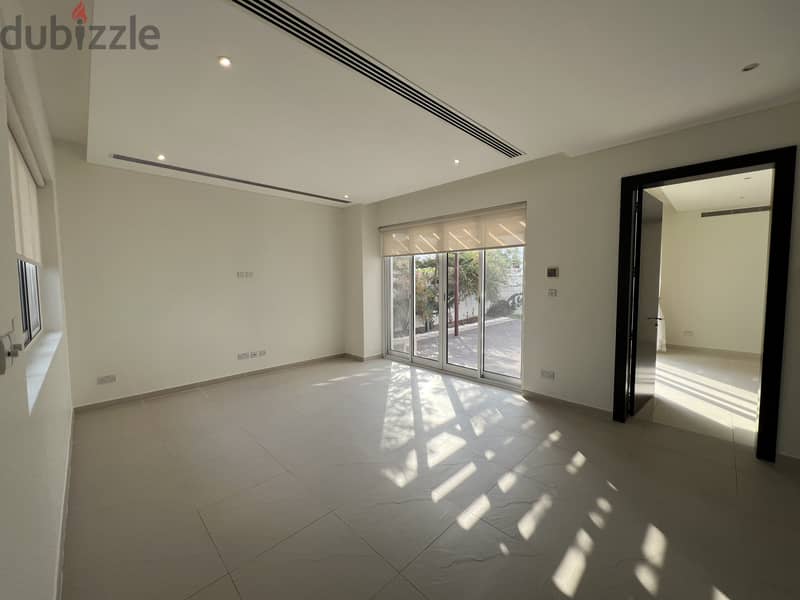 4 Bedroom Villa for Sale in Al Mouj Muscat 14