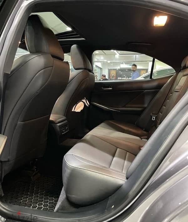 Lexus IS 350 2018 11