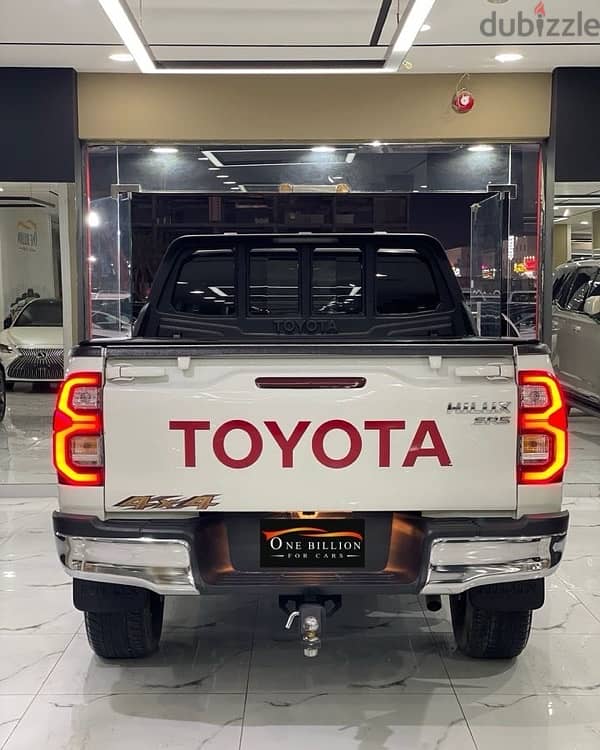 Toyota Hilux 2022 4