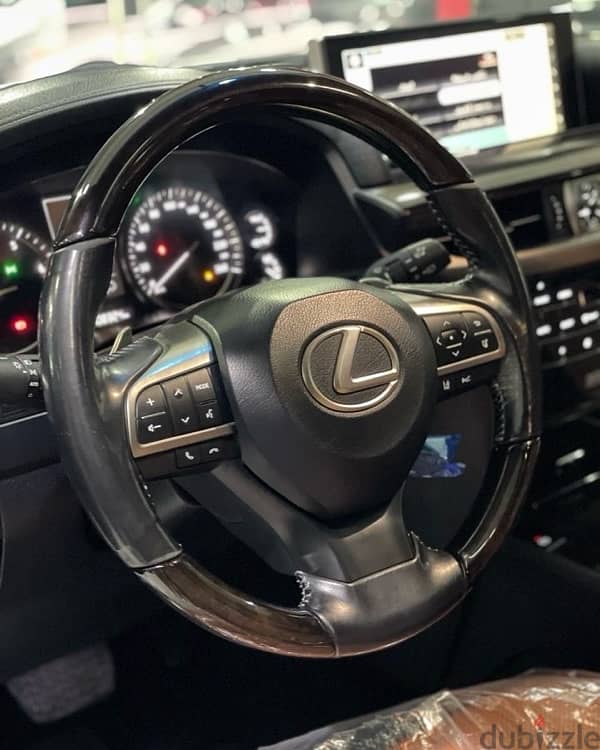 Lexus LX 570 2017 9