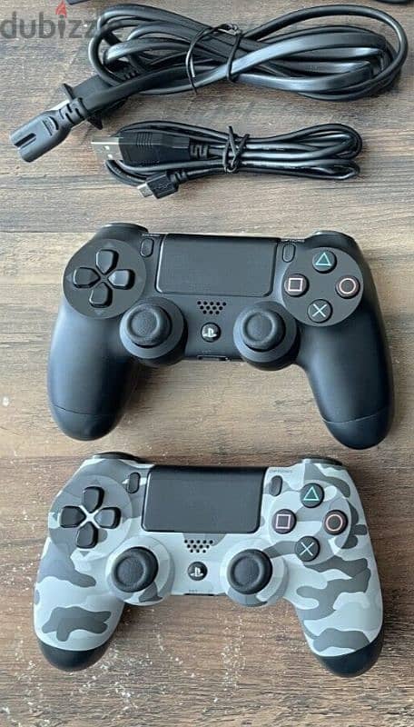 PS4 slim 500gb 2 controllers 2