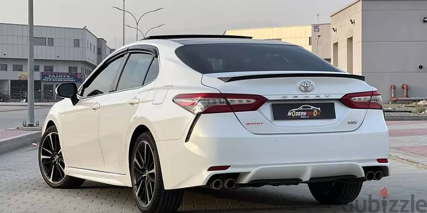 Toyota Camry 2018 XSE 4