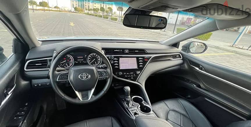 Toyota Camry 2018 XLE 4