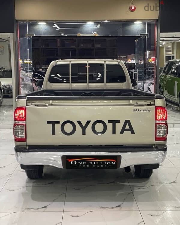 Toyota Hilux 2015 3