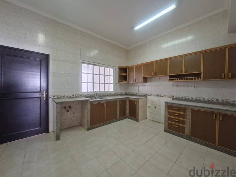 5 BR + 1 Maid's Room Impressive Villa for Rent in Qurum 3