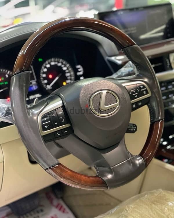 Lexus LX 570 2017 9