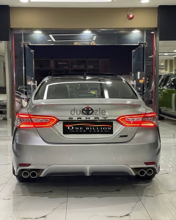 Toyota Camry 2019 4