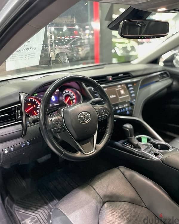 Toyota Camry 2019 5