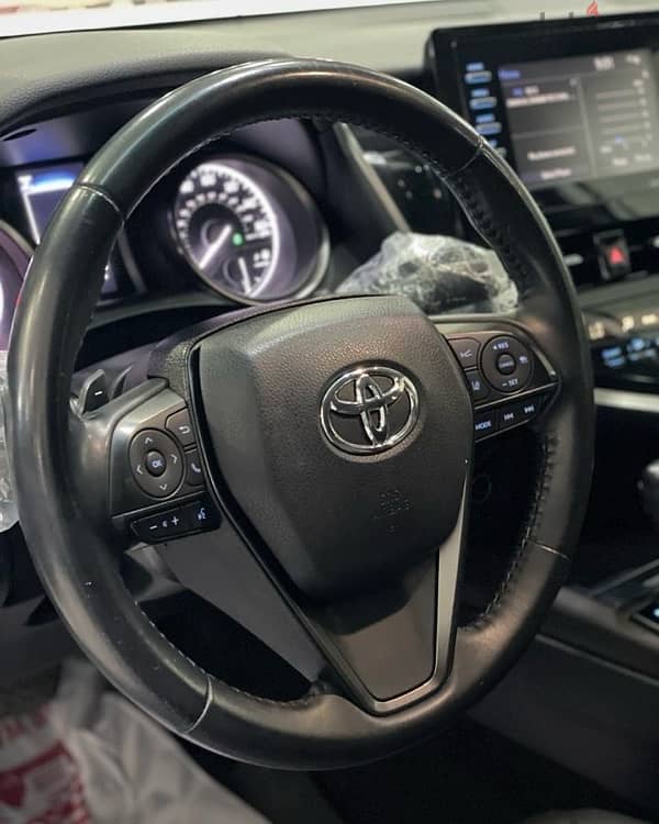 Toyota Camry 2021 5