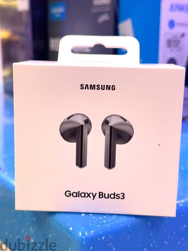 Samsung Galaxy Buds3 Wireless Earbuds Silver 1