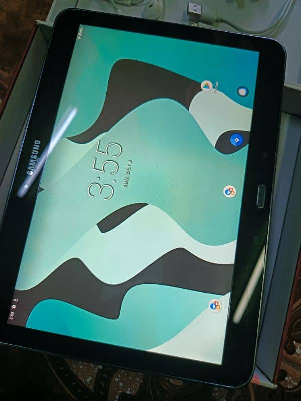 Samsung Galaxy tab 4 wifi ram 2 gb rom 16 gb like new with. Changer 1