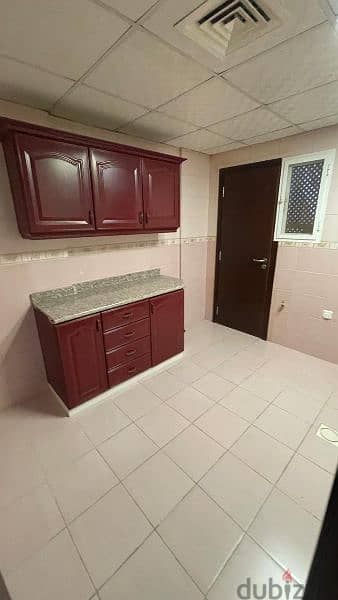 3bhk flat for rent in Ruwi cbd area 5