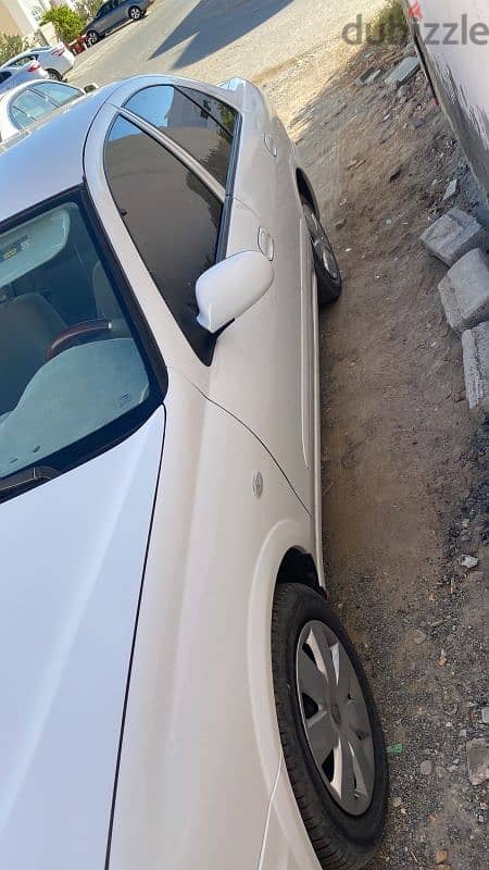 Nissan Sunny 2010 3