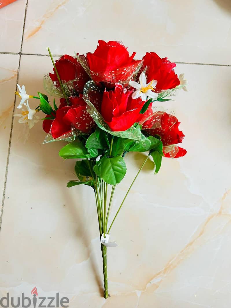 Decor flower bouquet . 300 Bzs each 10 @2.500 5