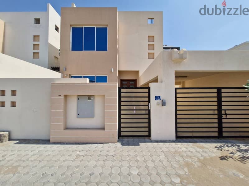 5 BR + 1 Maid’s Room Wonderful Villa in Qurum 29 0