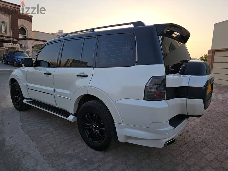 Mitsubishi Pajero 2020 top option 7