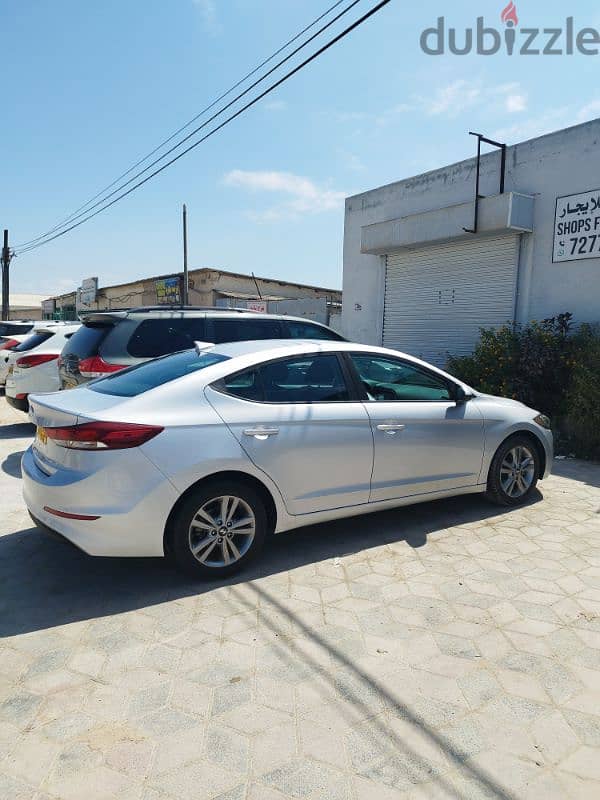 Hyundai Elantra 2018 3