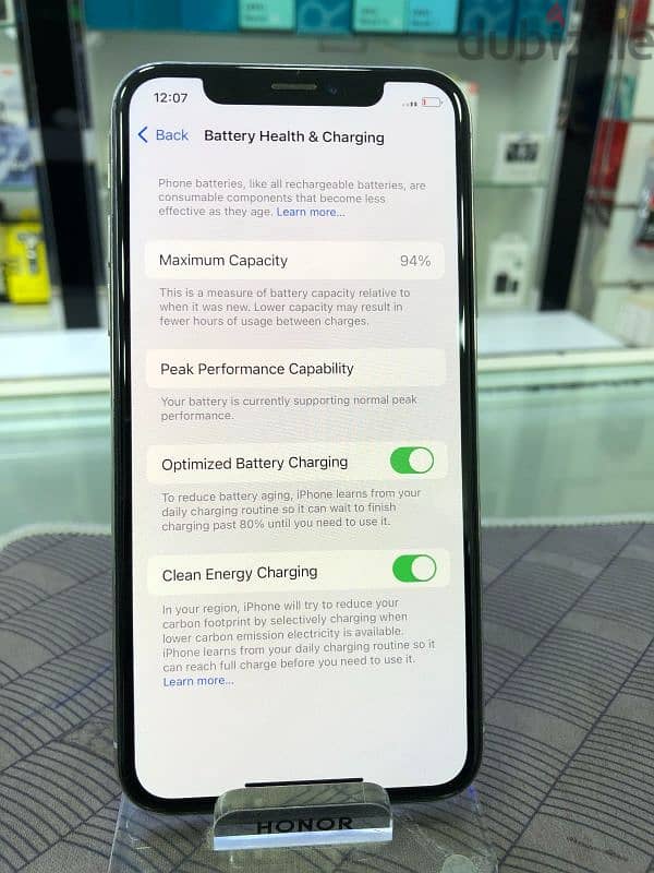 IPhone xs 256GB Good Condition 
Battery Health 94%

Condition 10/10 1