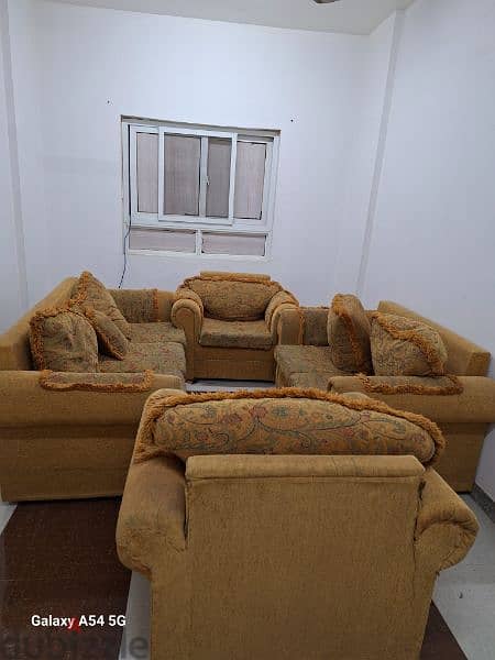 sofa good quality location mabellah 1