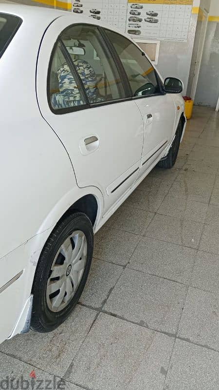 Nissan Sunny 2004 3